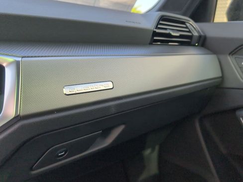 New 2025 Audi Q3 2.0T Premium image 12