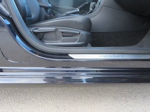 Used 2017 Volkswagen Passat 1.8T SE image 31