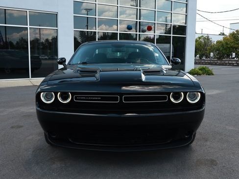 Used 2021 Dodge Challenger SXT RWD image 2