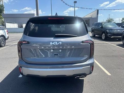 Used 2023 Kia Telluride EX w/ EX Captain's Chair Package AWD/4WD image 6