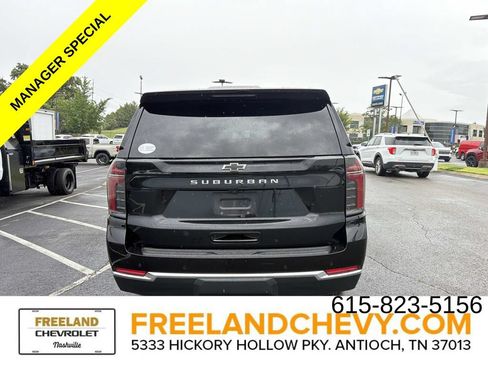 Used 2025 Chevrolet Suburban LS AWD/4WD image 4