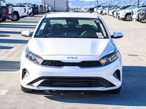 Used 2023 Kia Forte LXS w/ LXS Technology Package image 2