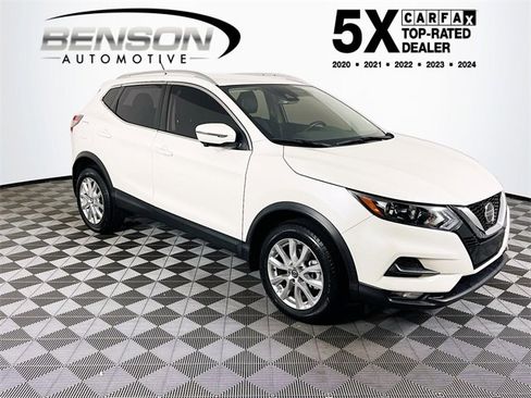 Used 2022 Nissan Rogue Sport SV w/ Technology Package image 1