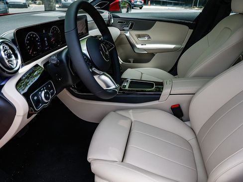 New 2025 Mercedes-Benz CLA 250 4MATIC image 19