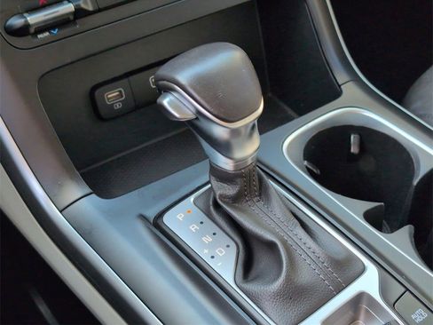 Certified 2024 Kia Carnival LX image 15