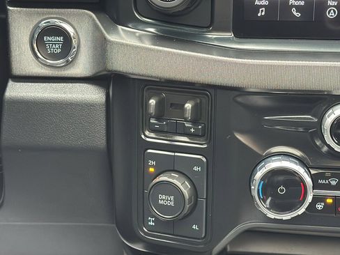 Used 2024 Ford F350 Platinum w/ FX4 Off-Road Package image 29