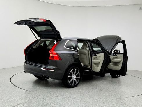 Used 2018 Volvo XC60 T6 Inscription w/ Luxury Seat Package image 11