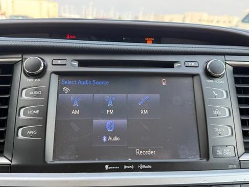 Used 2018 Toyota Highlander XLE AWD/4WD image 20