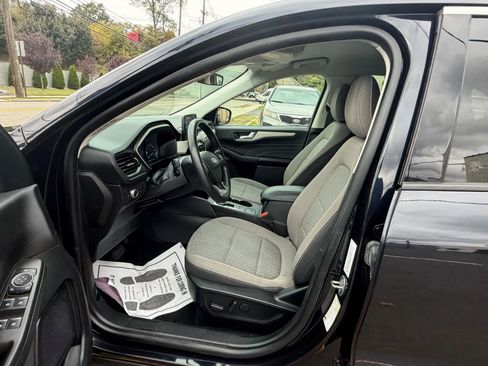 Used 2021 Ford Escape SE image 10