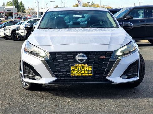 New 2025 Nissan Altima 2.5 SR image 2