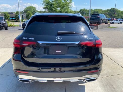 Used 2025 Mercedes-Benz GLC 300 4MATIC image 4