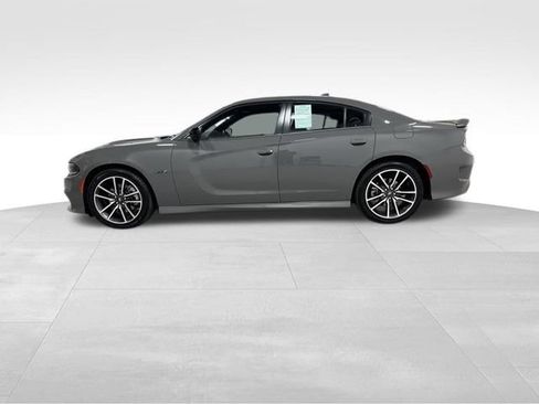 Used 2023 Dodge Charger R/T w/ Technology Group RWD image 9