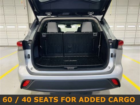 Used 2023 Toyota Highlander XLE image 13