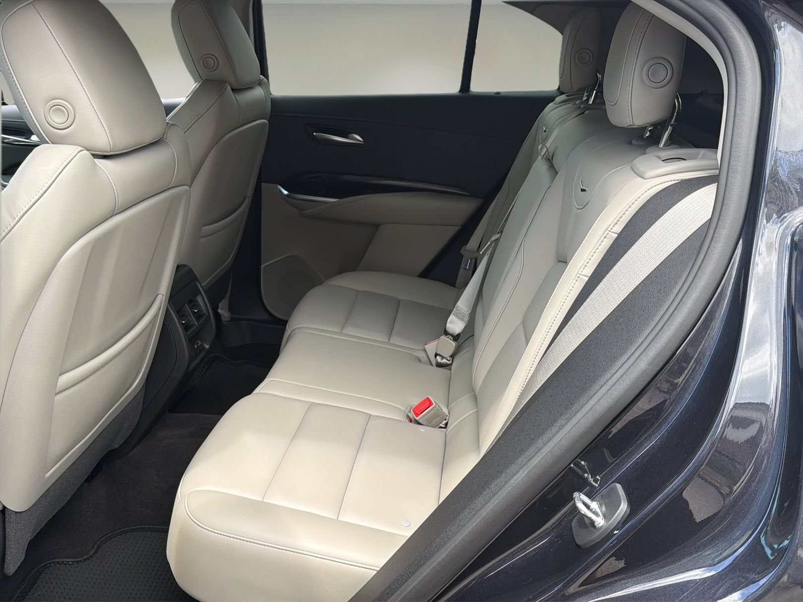 Certified 2023 Cadillac XT4 Premium Luxury w/ Technology Package FWD image 13