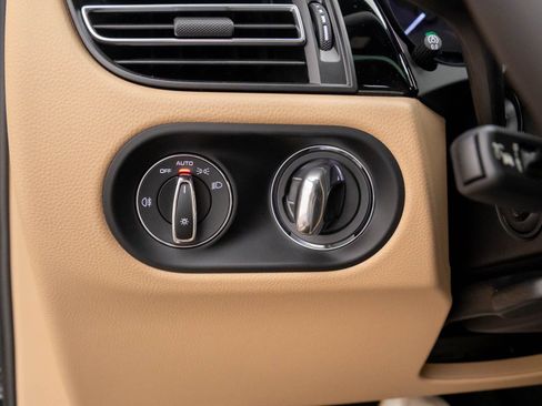 Certified 2025 Porsche Macan image 21