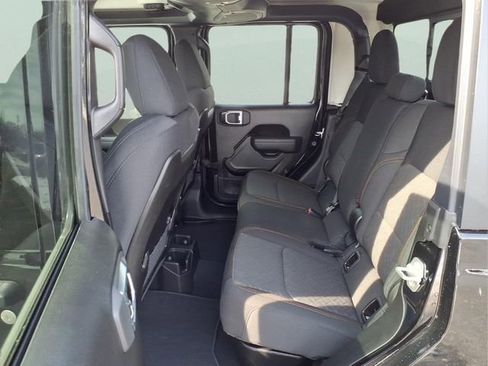 New 2026 Jeep Gladiator Mojave image 10