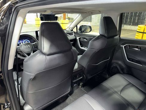Used 2023 Toyota RAV4 Limited image 30
