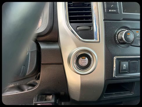 Used 2019 Nissan Titan SV RWD image 25