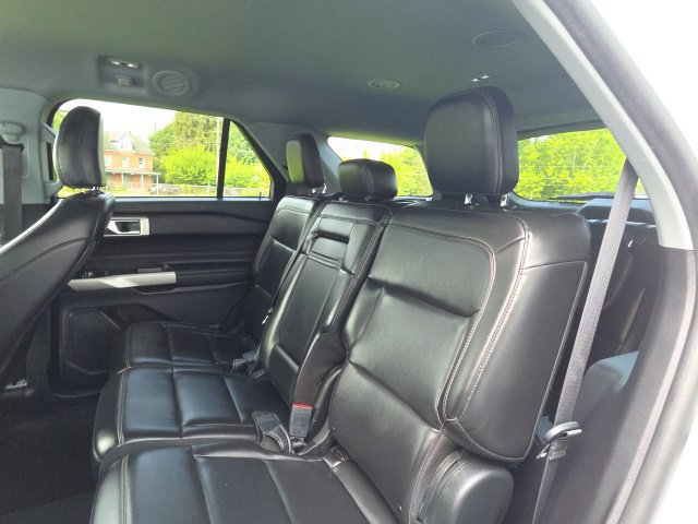 Used 2022 Ford Explorer XLT w/ Equipment Group 202A AWD/4WD image 13