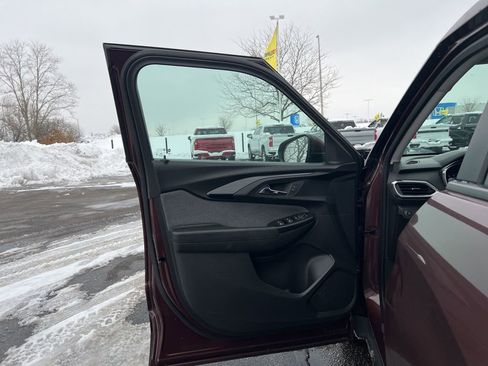Used 2023 Chevrolet TrailBlazer LT image 8