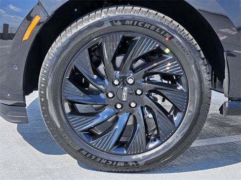 New 2025 Lincoln Navigator Reserve w/ Jet Appearance Package image 10