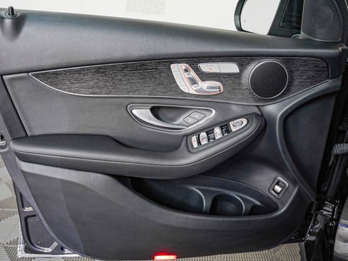 Certified 2022 Mercedes-Benz GLC 300 image 24