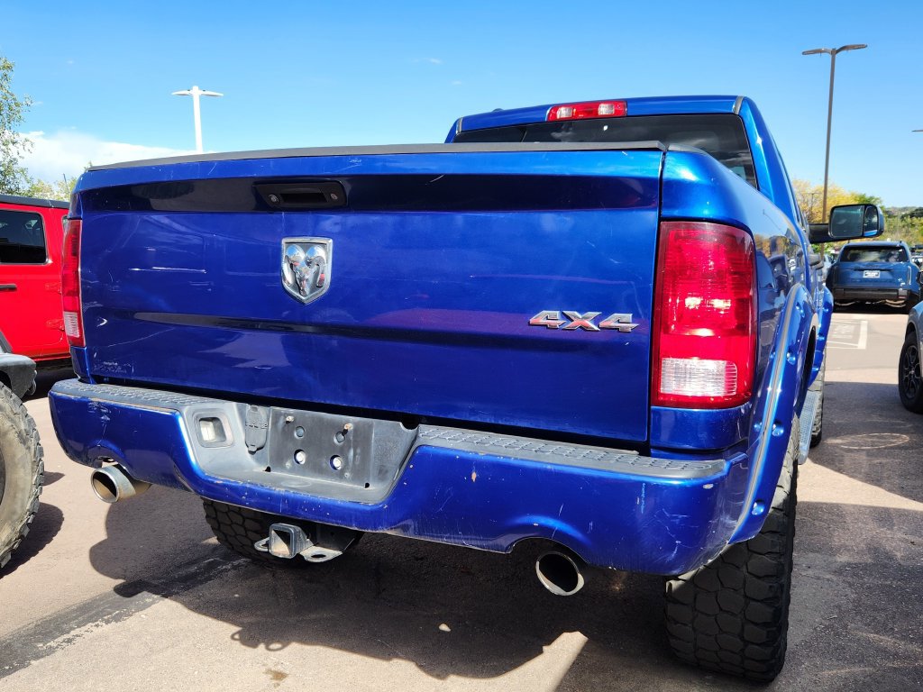 Used 2017 RAM 1500 Express w/ Express Value Package AWD/4WD image 3