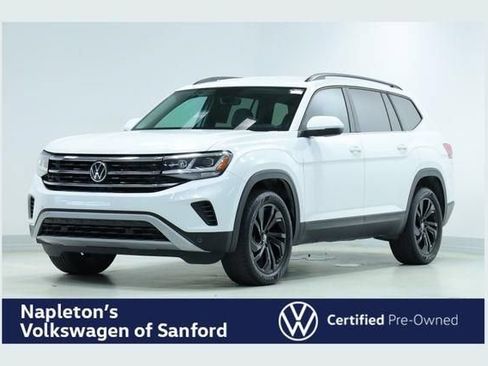 Certified 2022 Volkswagen Atlas SE w/ Black Wheel Package FWD image 1