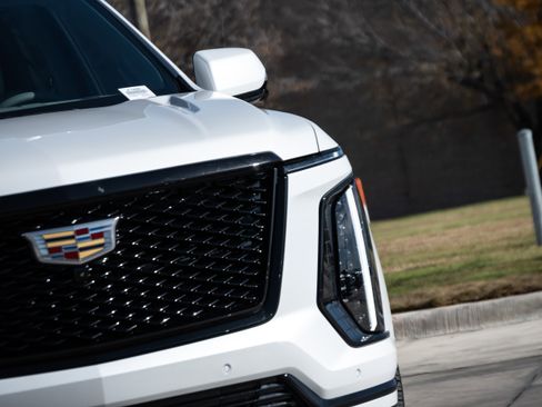 Used 2025 Cadillac Escalade Sport Platinum w/ LPO, Floor Liner Package image 9