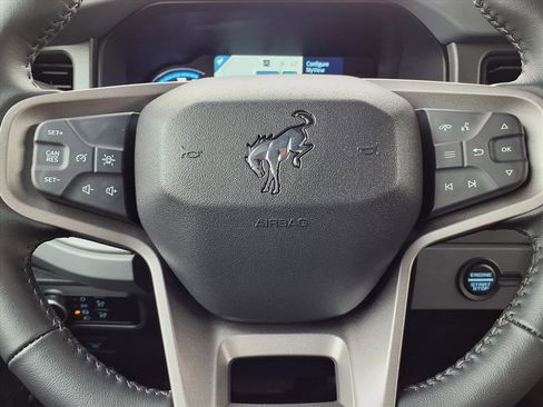 Used 2024 Ford Bronco Black Diamond w/ Sasquatch Package image 17