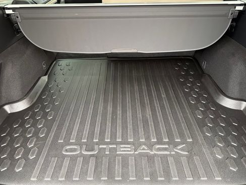 Used 2023 Subaru Outback Limited image 15