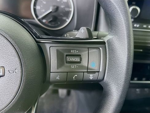 Used 2023 Nissan Rogue SV image 20