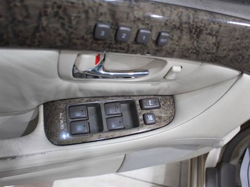 Used 2002 Lexus LS 430 RWD image 26
