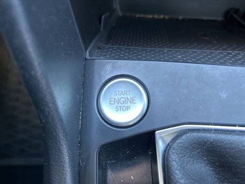 Used 2022 Volkswagen Taos SE image 28