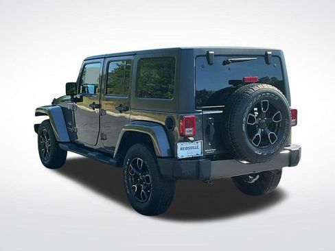 Used 2018 Jeep Wrangler Unlimited Sahara w/ Connectivity Group AWD/4WD image 4