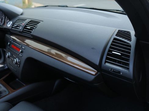 Used 2011 BMW 135i Convertible image 27