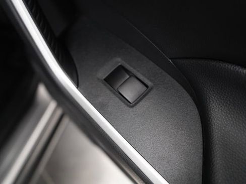 Used 2022 Toyota RAV4 LE image 56