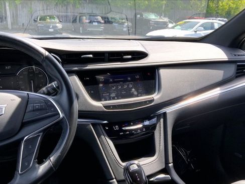 Used 2023 Cadillac XT5 Luxury AWD/4WD image 5