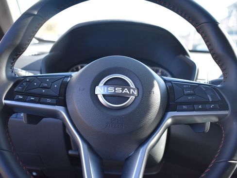 Used 2025 Nissan Altima 2.5 SR image 15