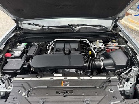 Used 2025 Chevrolet Colorado W/T w/ WT Custom Package RWD image 3