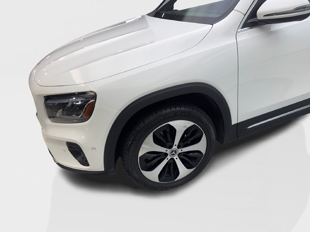 Used 2025 Mercedes-Benz GLB 250 4MATIC image 6