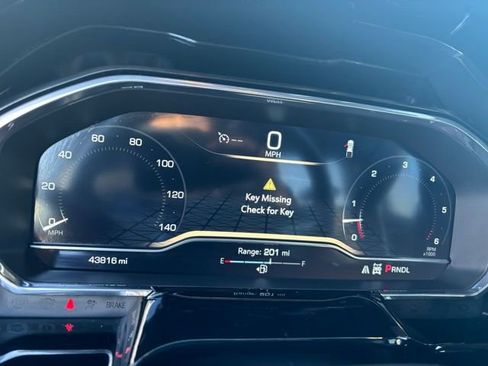 Used 2024 GMC Sierra 1500 SLT image 18