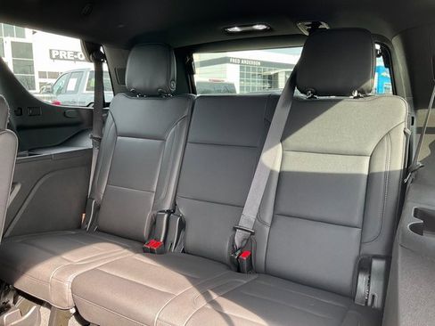 Used 2022 Chevrolet Tahoe LT w/ Luxury Package image 16