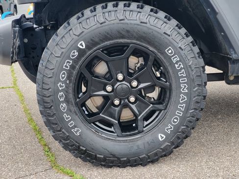 Used 2023 Jeep Wrangler Unlimited w/ Cold Weather Group AWD/4WD image 5