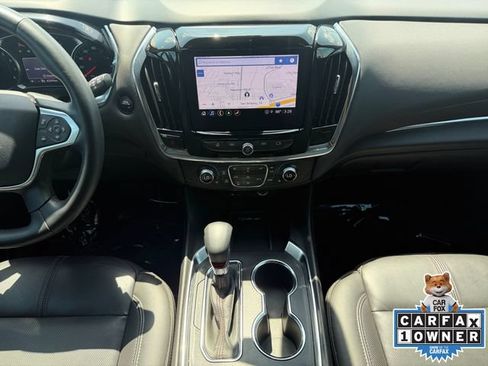 Used 2023 Chevrolet Traverse RS AWD/4WD image 15