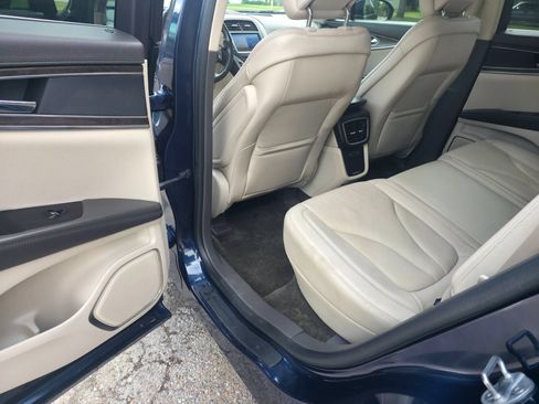 Used 2017 Lincoln MKX Reserve w/ Lincoln MKX Climate Package FWD image 30