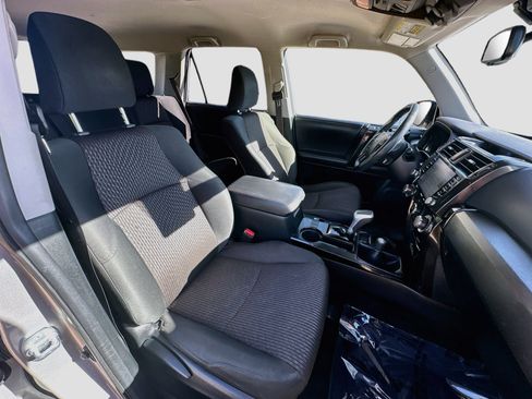 Used 2021 Toyota 4Runner TRD Off-Road AWD/4WD image 31