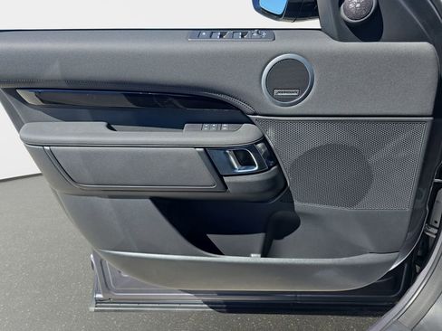 New 2026 Land Rover Discovery S image 29