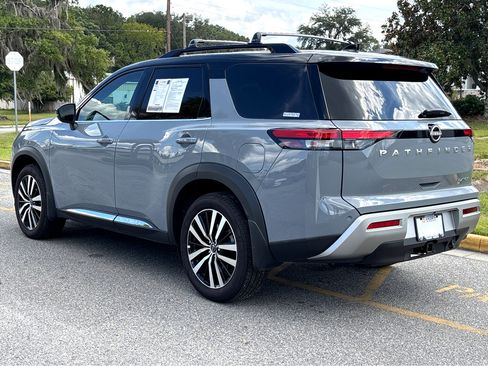 Certified 2025 Nissan Pathfinder Platinum image 32