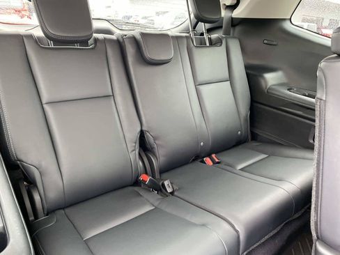 Used 2023 Subaru Ascent Limited w/ Technology Package AWD/4WD image 24